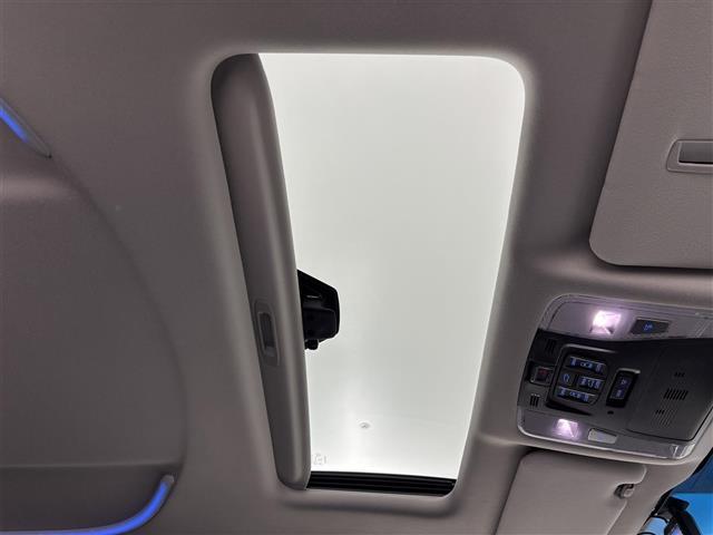 アルファード ２．５Ｓ　Ｃパッケージ　Ｗサンルーフ　モデリスタエアロ　純正ナビ／バックカメラ　デジタルルームミラー　トヨタセーフティセンス　アクセル踏み間違い防止　両側電動スライドドア　シートベンチレーション／ヒーター　パワーバックドア（3枚目）