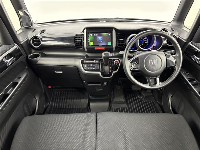 Ｎ－ＢＯＸカスタム Ｇ　社外ディスプレイオーディオ（ＢＴ）　バックカメラ　両側電動スライドドア　横滑り防止装置　ＥＣＯＮ　プッシュスタート　電動格納式ドアミラー　純正フロアマット　オートライト　純正１４インチアルミホイール（2枚目）