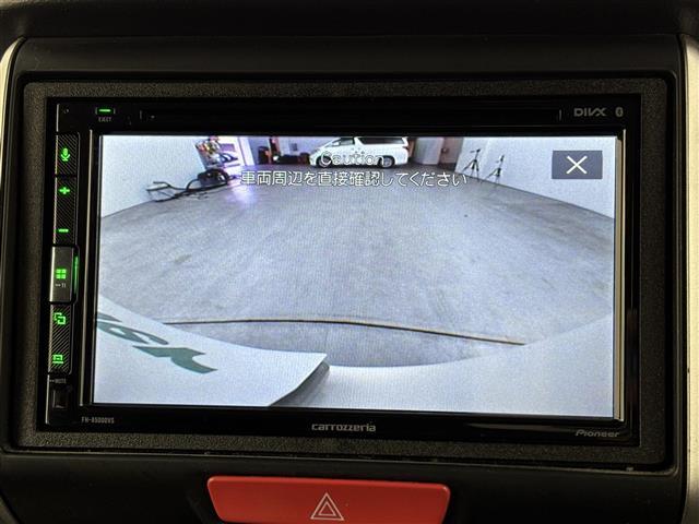 Ｎ－ＢＯＸカスタム Ｇ　社外ディスプレイオーディオ（ＢＴ）　バックカメラ　両側電動スライドドア　横滑り防止装置　ＥＣＯＮ　プッシュスタート　電動格納式ドアミラー　純正フロアマット　オートライト　純正１４インチアルミホイール（4枚目）