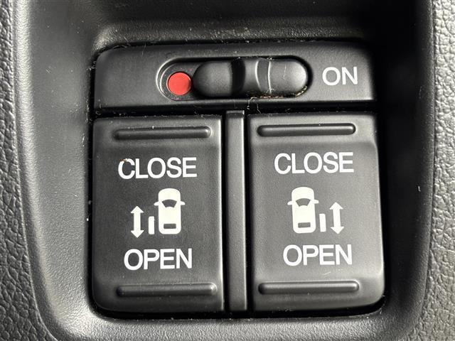 Ｎ－ＢＯＸカスタム Ｇ　社外ディスプレイオーディオ（ＢＴ）　バックカメラ　両側電動スライドドア　横滑り防止装置　ＥＣＯＮ　プッシュスタート　電動格納式ドアミラー　純正フロアマット　オートライト　純正１４インチアルミホイール（7枚目）