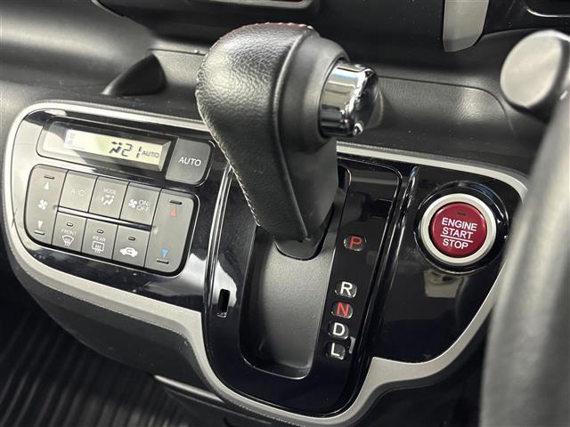 Ｎ－ＢＯＸカスタム Ｇ　社外ディスプレイオーディオ（ＢＴ）　バックカメラ　両側電動スライドドア　横滑り防止装置　ＥＣＯＮ　プッシュスタート　電動格納式ドアミラー　純正フロアマット　オートライト　純正１４インチアルミホイール（12枚目）