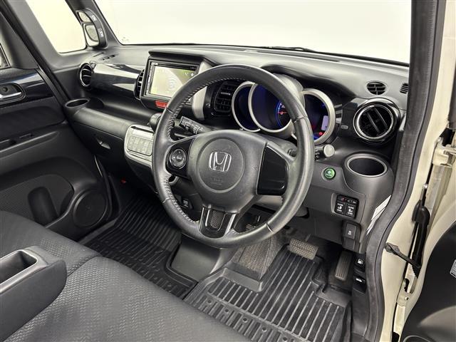 Ｎ－ＢＯＸカスタム Ｇ　社外ディスプレイオーディオ（ＢＴ）　バックカメラ　両側電動スライドドア　横滑り防止装置　ＥＣＯＮ　プッシュスタート　電動格納式ドアミラー　純正フロアマット　オートライト　純正１４インチアルミホイール（22枚目）