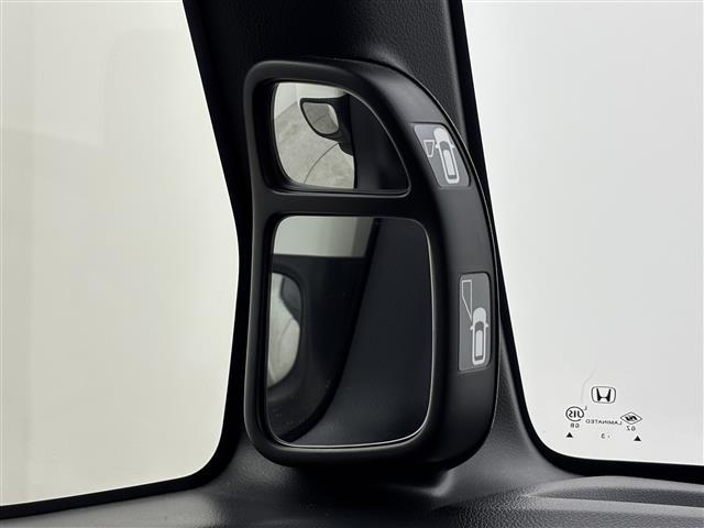 Ｎ－ＢＯＸカスタム Ｇ　社外ディスプレイオーディオ（ＢＴ）　バックカメラ　両側電動スライドドア　横滑り防止装置　ＥＣＯＮ　プッシュスタート　電動格納式ドアミラー　純正フロアマット　オートライト　純正１４インチアルミホイール（32枚目）