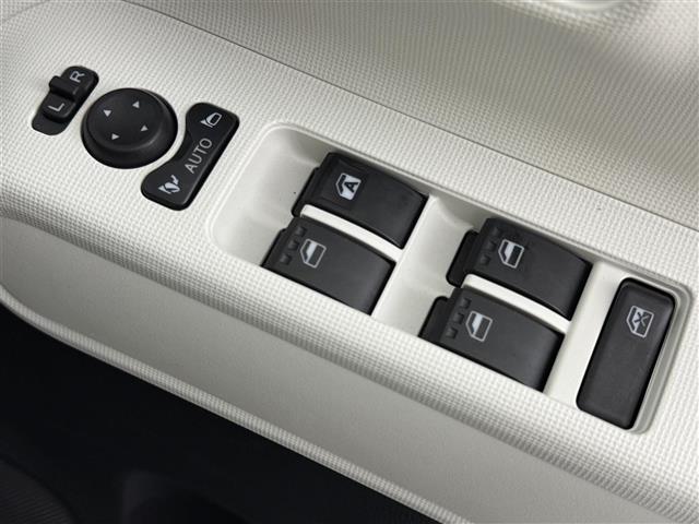 ムーヴキャンバス ストライプスG 純正ナビ/フルセグTV バックカメラ ホッとカップホルダー 前後ドライブレコーダー コーナーセンサー 衝突被害軽減ブレーキ アイドリングストップ 両側電動スライドドア シートヒーター プッシュスタート(33枚目)