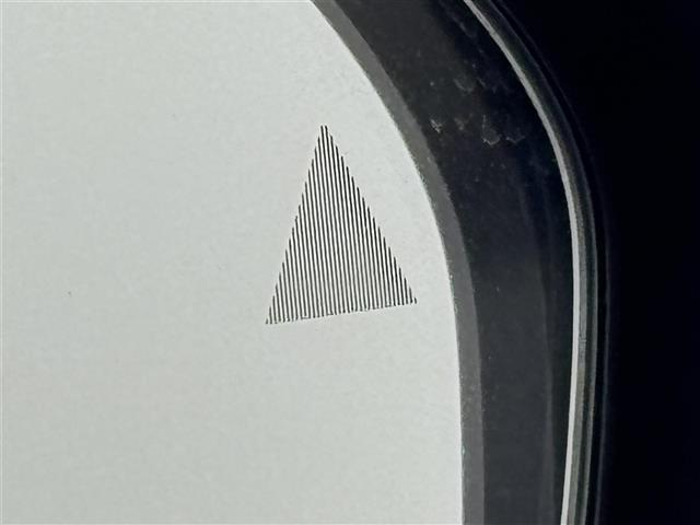 ノート オーテック　ＦＯＵＲ　純正ナビ／フルセグＴＶ　全方位カメラ　ワイヤレス充電　デジタルルームミラー　プロパイロット　エマージェンシーブレーキ　レーンキープ　ＢＳＭ　アクセル踏み間違い防止　シートヒーター　ステアリングヒーター（10枚目）