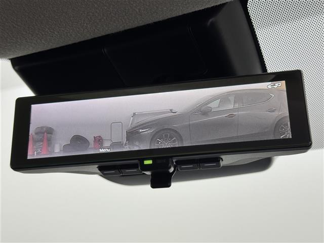 ノート オーテック　ＦＯＵＲ　純正ナビ／フルセグＴＶ　全方位カメラ　ワイヤレス充電　デジタルルームミラー　プロパイロット　エマージェンシーブレーキ　レーンキープ　ＢＳＭ　アクセル踏み間違い防止　シートヒーター　ステアリングヒーター（12枚目）