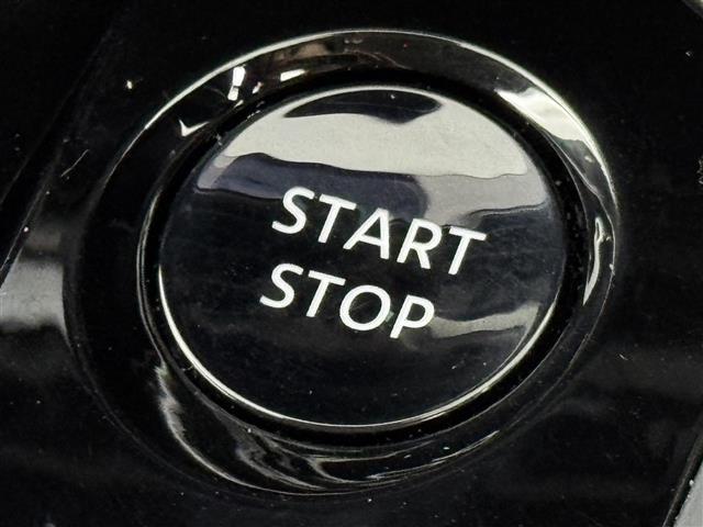 ノート オーテック　ＦＯＵＲ　純正ナビ／フルセグＴＶ　全方位カメラ　ワイヤレス充電　デジタルルームミラー　プロパイロット　エマージェンシーブレーキ　レーンキープ　ＢＳＭ　アクセル踏み間違い防止　シートヒーター　ステアリングヒーター（21枚目）