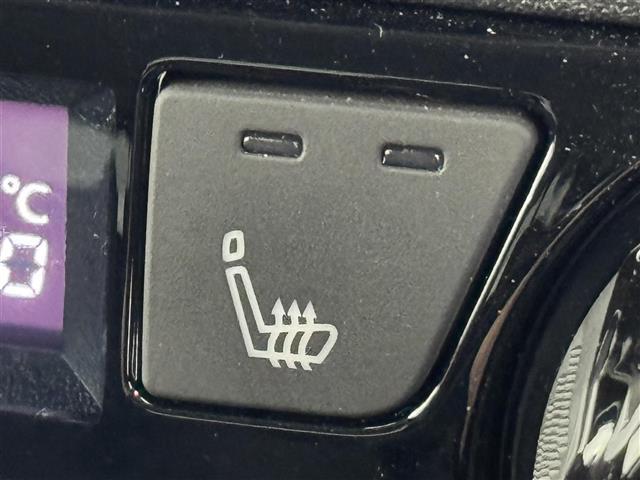 ノート オーテック　ＦＯＵＲ　純正ナビ／フルセグＴＶ　全方位カメラ　ワイヤレス充電　デジタルルームミラー　プロパイロット　エマージェンシーブレーキ　レーンキープ　ＢＳＭ　アクセル踏み間違い防止　シートヒーター　ステアリングヒーター（31枚目）