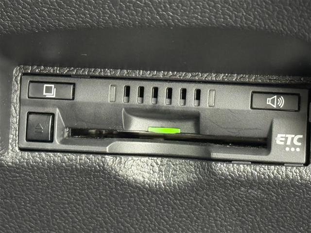 プリウス Sツーリングセレクション ワンオーナー 純正DAナビ バックカメラ ETC 前後ドラレコ レーダークルコン コーナーセンサー トヨタセーフティセンス 衝突軽減ブレーキ アクセル踏み間違い防止 シートヒーター 純正17インチAW(12枚目)