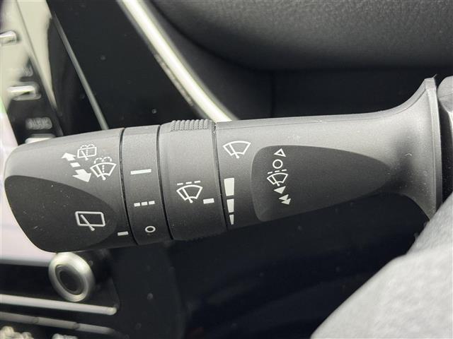 プリウス Sツーリングセレクション ワンオーナー 純正DAナビ バックカメラ ETC 前後ドラレコ レーダークルコン コーナーセンサー トヨタセーフティセンス 衝突軽減ブレーキ アクセル踏み間違い防止 シートヒーター 純正17インチAW(26枚目)