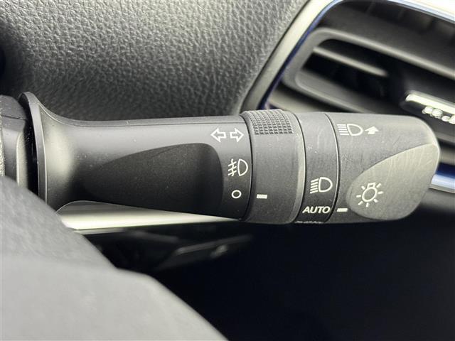 プリウス Sツーリングセレクション ワンオーナー 純正DAナビ バックカメラ ETC 前後ドラレコ レーダークルコン コーナーセンサー トヨタセーフティセンス 衝突軽減ブレーキ アクセル踏み間違い防止 シートヒーター 純正17インチAW(27枚目)