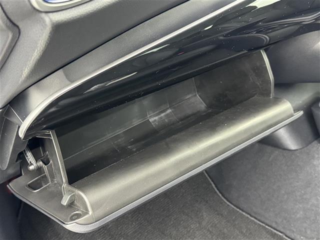 プリウス Sツーリングセレクション ワンオーナー 純正DAナビ バックカメラ ETC 前後ドラレコ レーダークルコン コーナーセンサー トヨタセーフティセンス 衝突軽減ブレーキ アクセル踏み間違い防止 シートヒーター 純正17インチAW(33枚目)