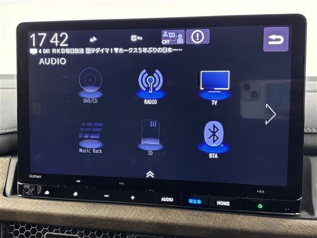 ステップワゴン ｅ：ＨＥＶスパーダ　無限エアロ／マフラー／１９インチＡＷ　純正１５．６インチフリップダウンモニター　純正ナビ　ＥＴＣ　前後ドラレコ　全方位カメラ　両側パワースライドドア　レーダークルコン　衝突軽減システム　シートヒーター（4枚目）