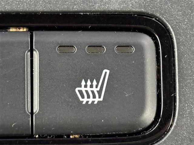 ステップワゴン ｅ：ＨＥＶスパーダ　無限エアロ／マフラー／１９インチＡＷ　純正１５．６インチフリップダウンモニター　純正ナビ　ＥＴＣ　前後ドラレコ　全方位カメラ　両側パワースライドドア　レーダークルコン　衝突軽減システム　シートヒーター（12枚目）