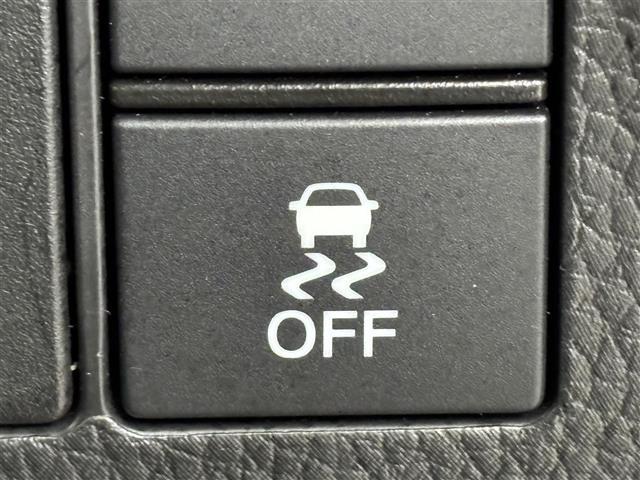 ステップワゴン ｅ：ＨＥＶスパーダ　無限エアロ／マフラー／１９インチＡＷ　純正１５．６インチフリップダウンモニター　純正ナビ　ＥＴＣ　前後ドラレコ　全方位カメラ　両側パワースライドドア　レーダークルコン　衝突軽減システム　シートヒーター（13枚目）