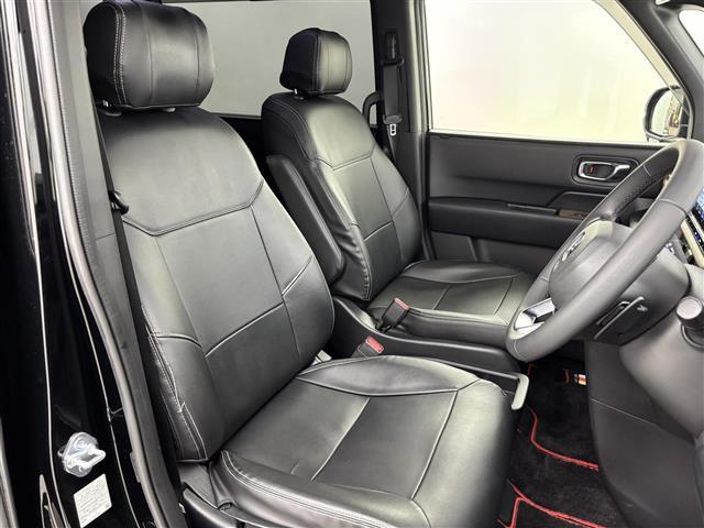 ステップワゴン ｅ：ＨＥＶスパーダ　無限エアロ／マフラー／１９インチＡＷ　純正１５．６インチフリップダウンモニター　純正ナビ　ＥＴＣ　前後ドラレコ　全方位カメラ　両側パワースライドドア　レーダークルコン　衝突軽減システム　シートヒーター（14枚目）