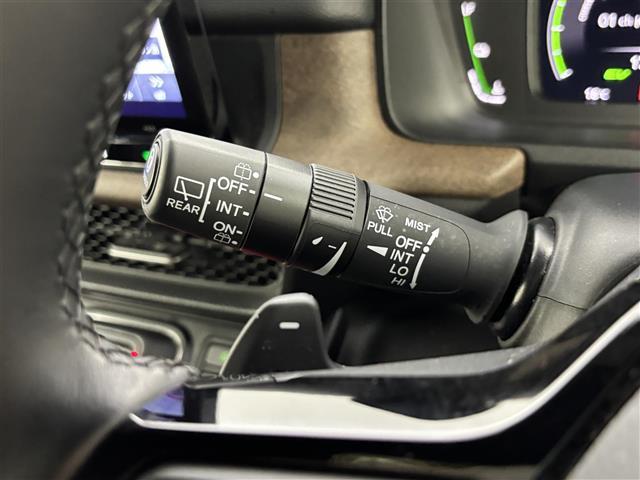 ステップワゴン ｅ：ＨＥＶスパーダ　無限エアロ／マフラー／１９インチＡＷ　純正１５．６インチフリップダウンモニター　純正ナビ　ＥＴＣ　前後ドラレコ　全方位カメラ　両側パワースライドドア　レーダークルコン　衝突軽減システム　シートヒーター（27枚目）