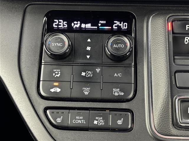 ステップワゴン ｅ：ＨＥＶスパーダ　無限エアロ／マフラー／１９インチＡＷ　純正１５．６インチフリップダウンモニター　純正ナビ　ＥＴＣ　前後ドラレコ　全方位カメラ　両側パワースライドドア　レーダークルコン　衝突軽減システム　シートヒーター（29枚目）