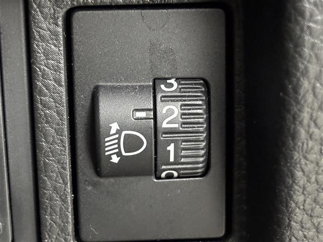 ステップワゴン ｅ：ＨＥＶスパーダ　無限エアロ／マフラー／１９インチＡＷ　純正１５．６インチフリップダウンモニター　純正ナビ　ＥＴＣ　前後ドラレコ　全方位カメラ　両側パワースライドドア　レーダークルコン　衝突軽減システム　シートヒーター（31枚目）