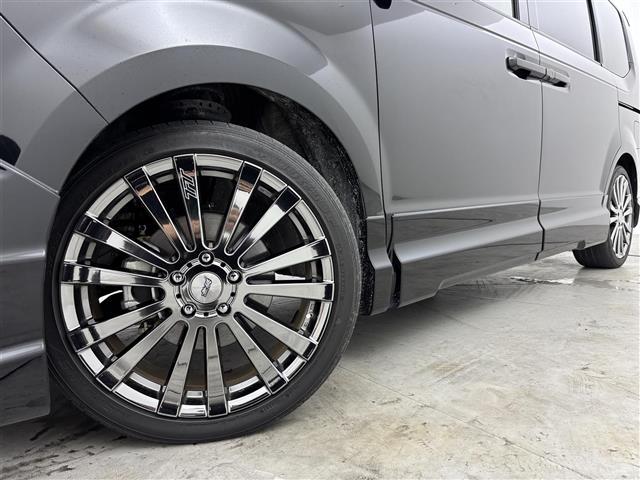 ステップワゴン ｅ：ＨＥＶスパーダ　無限エアロ／マフラー／１９インチＡＷ　純正１５．６インチフリップダウンモニター　純正ナビ　ＥＴＣ　前後ドラレコ　全方位カメラ　両側パワースライドドア　レーダークルコン　衝突軽減システム　シートヒーター（41枚目）