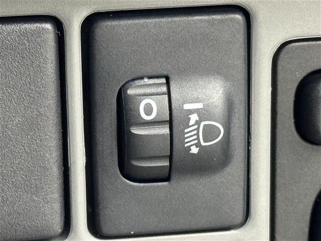 プリウス L 純正CDコンポ スマートキー 純正15インチアルミホイール オートライト ステアリングスイッチ 電動格納式ミラー 純正フロアマット レベライザー ドアバイザー エンジンプッシュスタート(7枚目)