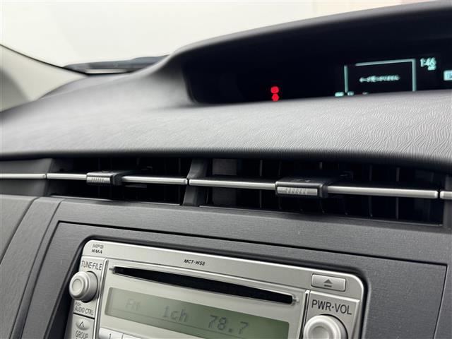 プリウス L 純正CDコンポ スマートキー 純正15インチアルミホイール オートライト ステアリングスイッチ 電動格納式ミラー 純正フロアマット レベライザー ドアバイザー エンジンプッシュスタート(32枚目)