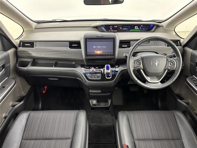 フリードハイブリッド ハイブリッド・ＥＸ　純正ナビ／フルセグＴＶ／ＢＴ　ビルトインＥＴＣ　ドライブレコーダー　バックカメラ　両側パワースライドドア　クルーズコントロール　衝突被害軽減システム　レーンキープ　コーナーセンサー　シートヒーター（2枚目）