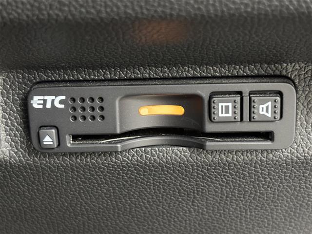 フリードハイブリッド ハイブリッド・ＥＸ　純正ナビ／フルセグＴＶ／ＢＴ　ビルトインＥＴＣ　ドライブレコーダー　バックカメラ　両側パワースライドドア　クルーズコントロール　衝突被害軽減システム　レーンキープ　コーナーセンサー　シートヒーター（5枚目）