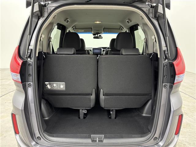 フリードハイブリッド ハイブリッド・ＥＸ　純正ナビ／フルセグＴＶ／ＢＴ　ビルトインＥＴＣ　ドライブレコーダー　バックカメラ　両側パワースライドドア　クルーズコントロール　衝突被害軽減システム　レーンキープ　コーナーセンサー　シートヒーター（16枚目）