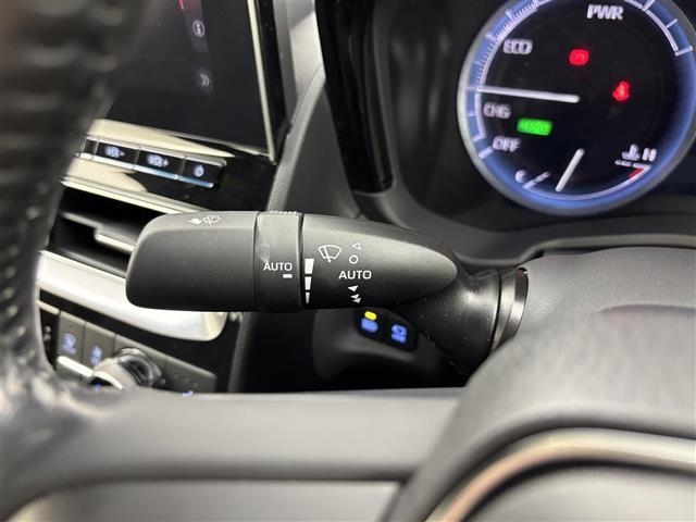 クラウンハイブリッド ＲＳ　リミテッドＩＩ　純正ＤＡ　ＥＴＣ２．０　全方位カメラ　レーダークルーズコントロール　衝突被害軽減システム　レーンキープ　コーナーセンサー　シートヒーター／クーラー　ステアリングヒーター　パワーシート　パワーバックドア（25枚目）