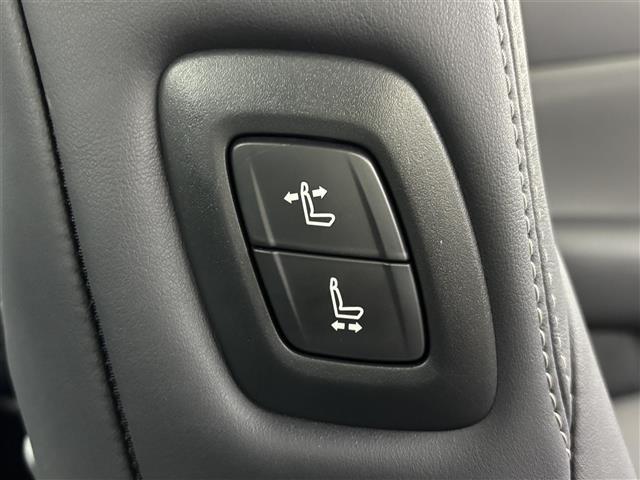 クラウンハイブリッド ＲＳ　リミテッドＩＩ　純正ＤＡ　ＥＴＣ２．０　全方位カメラ　レーダークルーズコントロール　衝突被害軽減システム　レーンキープ　コーナーセンサー　シートヒーター／クーラー　ステアリングヒーター　パワーシート　パワーバックドア（31枚目）