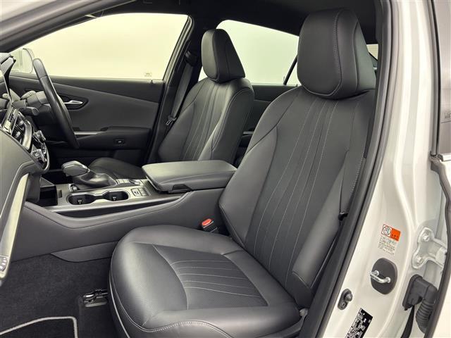 クラウンハイブリッド ＲＳ　リミテッドＩＩ　純正ＤＡ　ＥＴＣ２．０　全方位カメラ　レーダークルーズコントロール　衝突被害軽減システム　レーンキープ　コーナーセンサー　シートヒーター／クーラー　ステアリングヒーター　パワーシート　パワーバックドア（34枚目）