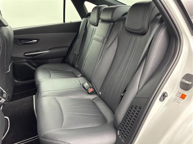 クラウンハイブリッド ＲＳ　リミテッドＩＩ　純正ＤＡ　ＥＴＣ２．０　全方位カメラ　レーダークルーズコントロール　衝突被害軽減システム　レーンキープ　コーナーセンサー　シートヒーター／クーラー　ステアリングヒーター　パワーシート　パワーバックドア（35枚目）