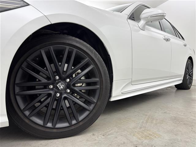 クラウンハイブリッド ＲＳ　リミテッドＩＩ　純正ＤＡ　ＥＴＣ２．０　全方位カメラ　レーダークルーズコントロール　衝突被害軽減システム　レーンキープ　コーナーセンサー　シートヒーター／クーラー　ステアリングヒーター　パワーシート　パワーバックドア（41枚目）