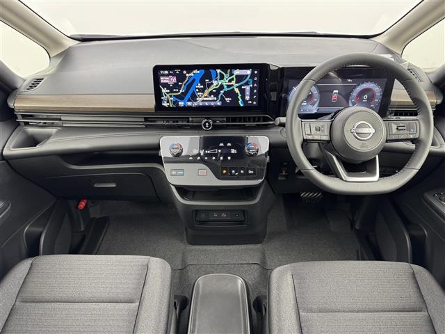 セレナ e-パワー ハイウェイスターV 登録済未使用車 後席モニター 純正DAナビ 全方位カメラ デジタルインナーミラー ワイヤレス充電 ETC2.0 プロパイロット エマージェンシーブレーキ レーンキープ BSW 両側電動スライドドア(2枚目)