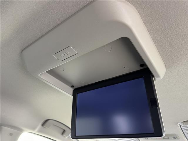 セレナ e-パワー ハイウェイスターV 登録済未使用車 後席モニター 純正DAナビ 全方位カメラ デジタルインナーミラー ワイヤレス充電 ETC2.0 プロパイロット エマージェンシーブレーキ レーンキープ BSW 両側電動スライドドア(3枚目)