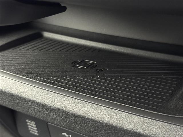 セレナ e-パワー ハイウェイスターV 登録済未使用車 後席モニター 純正DAナビ 全方位カメラ デジタルインナーミラー ワイヤレス充電 ETC2.0 プロパイロット エマージェンシーブレーキ レーンキープ BSW 両側電動スライドドア(13枚目)