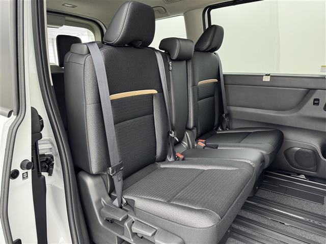 セレナ e-パワー ハイウェイスターV 登録済未使用車 後席モニター 純正DAナビ 全方位カメラ デジタルインナーミラー ワイヤレス充電 ETC2.0 プロパイロット エマージェンシーブレーキ レーンキープ BSW 両側電動スライドドア(15枚目)