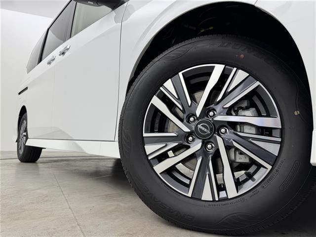 セレナ e-パワー ハイウェイスターV 登録済未使用車 後席モニター 純正DAナビ 全方位カメラ デジタルインナーミラー ワイヤレス充電 ETC2.0 プロパイロット エマージェンシーブレーキ レーンキープ BSW 両側電動スライドドア(18枚目)