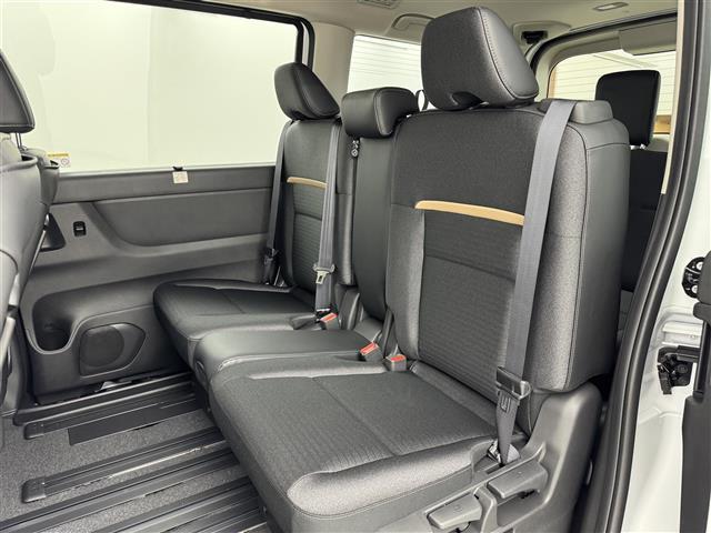 セレナ e-パワー ハイウェイスターV 登録済未使用車 後席モニター 純正DAナビ 全方位カメラ デジタルインナーミラー ワイヤレス充電 ETC2.0 プロパイロット エマージェンシーブレーキ レーンキープ BSW 両側電動スライドドア(35枚目)