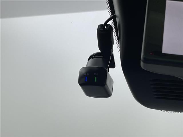 ノート オーテック　クロスオーバー　純正９型ナビ／フルセグＴＶ　全方位カメラ　ワイヤレス充電　ドラレコ　ビルトインＥＴＣ２．０　デジタルインナーミラー　コーナーセンサー　エマージェンシーブレーキ　レーンキープ　ＢＳＷ　純正１６インチＡＷ（12枚目）