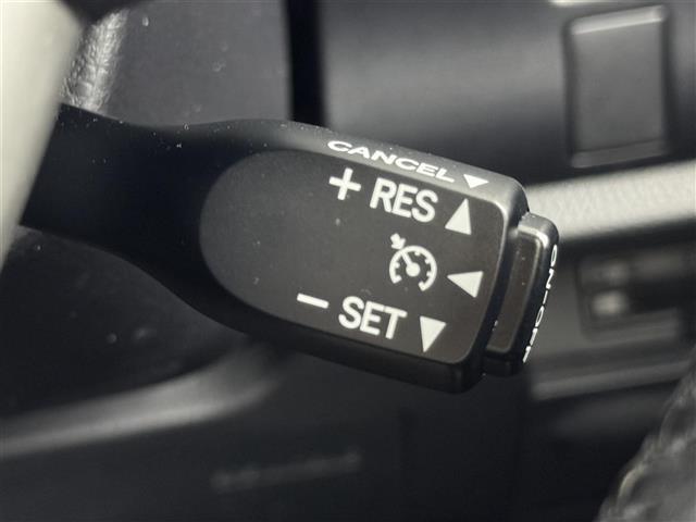 ヴォクシー ZS 煌III 後席モニター 純正10型ナビ/フルセグTV バックカメラ 前後ドラレコ クルーズコントロール コーナーセンサー 衝突軽減 レーンキープ アクセル踏み間違い防止 両側電動スライドドア ハーフレザーシート(9枚目)