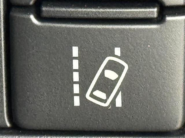 ヴォクシー ZS 煌III 後席モニター 純正10型ナビ/フルセグTV バックカメラ 前後ドラレコ クルーズコントロール コーナーセンサー 衝突軽減 レーンキープ アクセル踏み間違い防止 両側電動スライドドア ハーフレザーシート(11枚目)