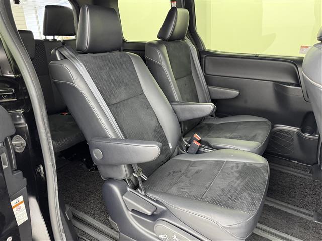 ヴォクシー ZS 煌III 後席モニター 純正10型ナビ/フルセグTV バックカメラ 前後ドラレコ クルーズコントロール コーナーセンサー 衝突軽減 レーンキープ アクセル踏み間違い防止 両側電動スライドドア ハーフレザーシート(15枚目)