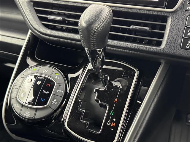 ヴォクシー ZS 煌III 後席モニター 純正10型ナビ/フルセグTV バックカメラ 前後ドラレコ クルーズコントロール コーナーセンサー 衝突軽減 レーンキープ アクセル踏み間違い防止 両側電動スライドドア ハーフレザーシート(31枚目)