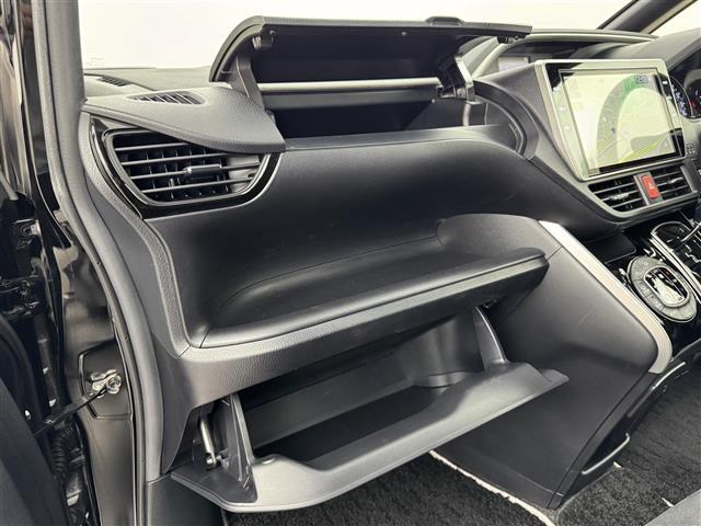 ヴォクシー ZS 煌III 後席モニター 純正10型ナビ/フルセグTV バックカメラ 前後ドラレコ クルーズコントロール コーナーセンサー 衝突軽減 レーンキープ アクセル踏み間違い防止 両側電動スライドドア ハーフレザーシート(33枚目)