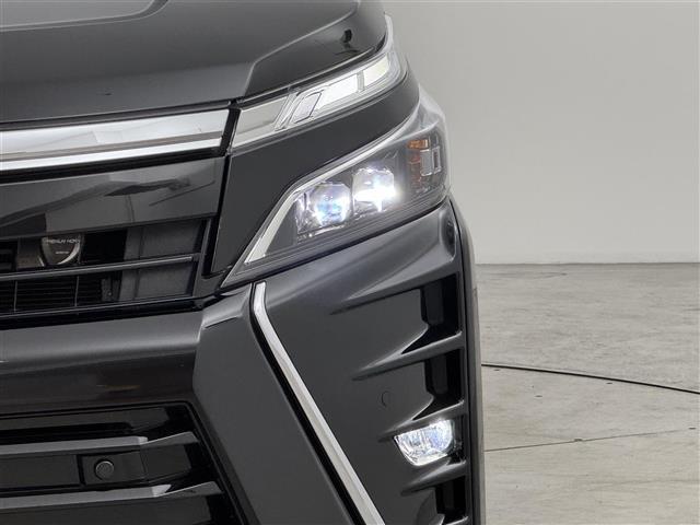 ヴォクシー ZS 煌III 後席モニター 純正10型ナビ/フルセグTV バックカメラ 前後ドラレコ クルーズコントロール コーナーセンサー 衝突軽減 レーンキープ アクセル踏み間違い防止 両側電動スライドドア ハーフレザーシート(40枚目)