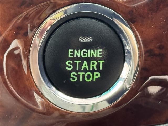 【スマートキー（エンジンスタートストップスイッチ）】スマートキー（電子キー）を持っていれば、スイッチを押すだけでエンジンをかけることができます！