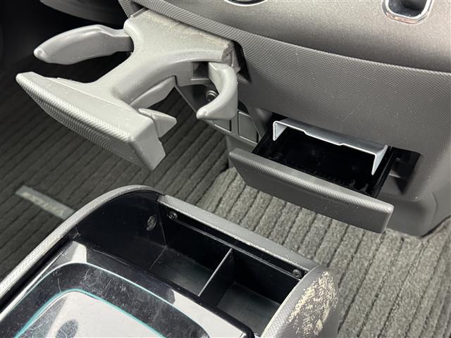 ◆商談ルームには「キッズスペース」を完備しています。ＤＶＤ、ブロック、絵本、おままごとセット。お子様連れでも、ゆっくりとお車をお選びいただけます！