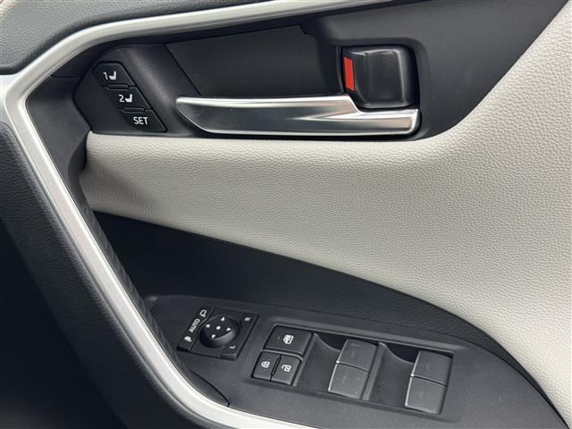 ＲＡＶ４ アドベンチャー　サンルーフ　純正１０．５型ＤＡナビ　バックカメラ　デジタルルームミラー　トヨタセーフティセンス　アクセル踏み間違い防止　ＢＳＭ　シートベンチレーション／ヒーター　ステアリングヒーター　パワーバックドア（34枚目）